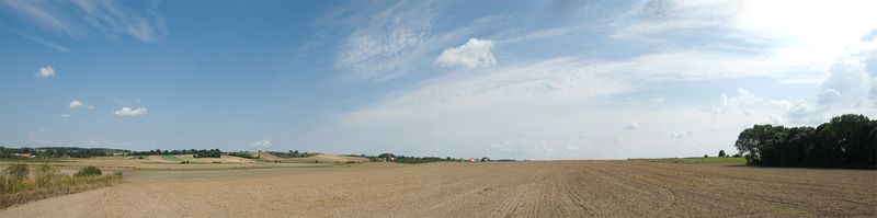 File:Panorama pola 2400.jpg